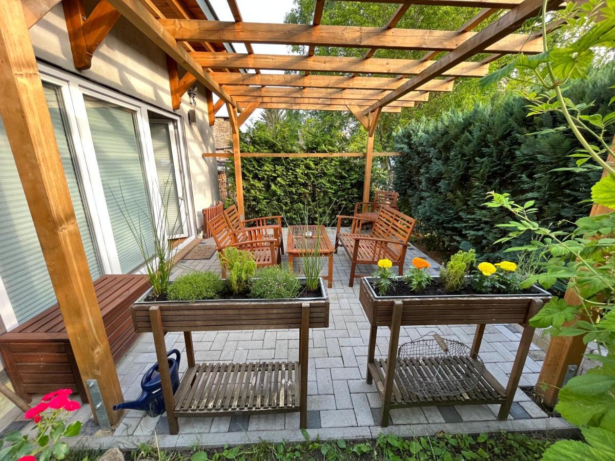 Ferienwohnung Im Stadtzentrum Von Bernau - Komfortable Wohnung Mit 2 Zimmern, Bad, Spuelmaschine, Waschmaschine, Komplette Kueche, Wlan, Terrasse, Ruhige Lage Bernau bei Berlin Zewnętrze zdjęcie